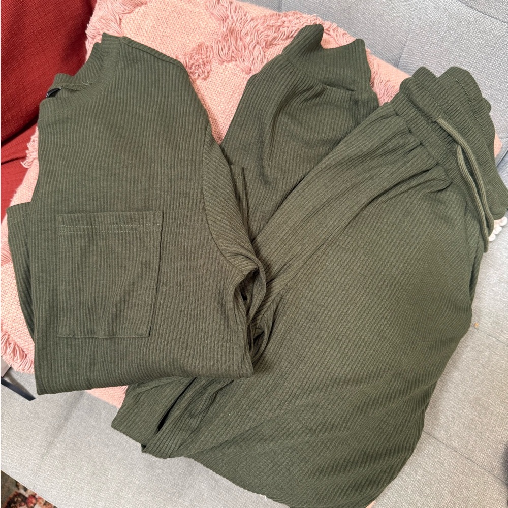 Olive Green Ribbed Lounge Set - Cozy Two-Piece